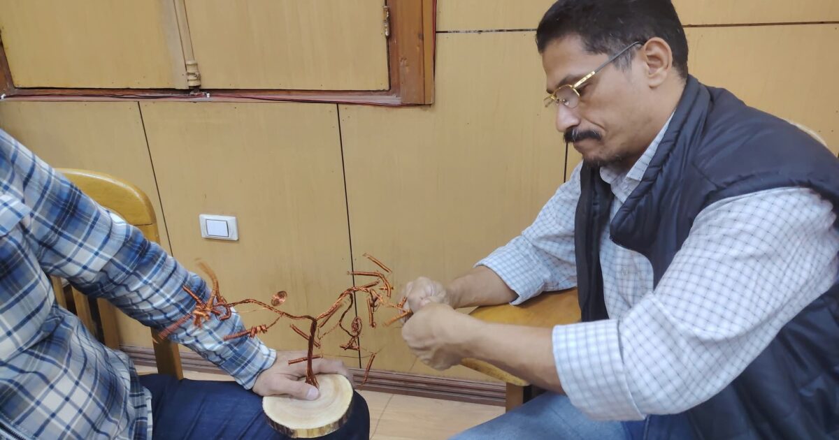 إعداد القادة تطرح أساليب تشكيل الأسلاك النحاسية لصناعة القلائد 