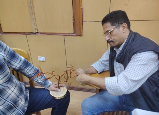 إعداد القادة تطرح أساليب تشكيل الأسلاك النحاسية لصناعة القلائد 