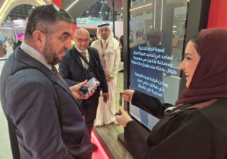 الاسورة الذكية من رفادة لخدمات حجاج الخارج تلقى استحسان مكاتب شؤون الحجاج