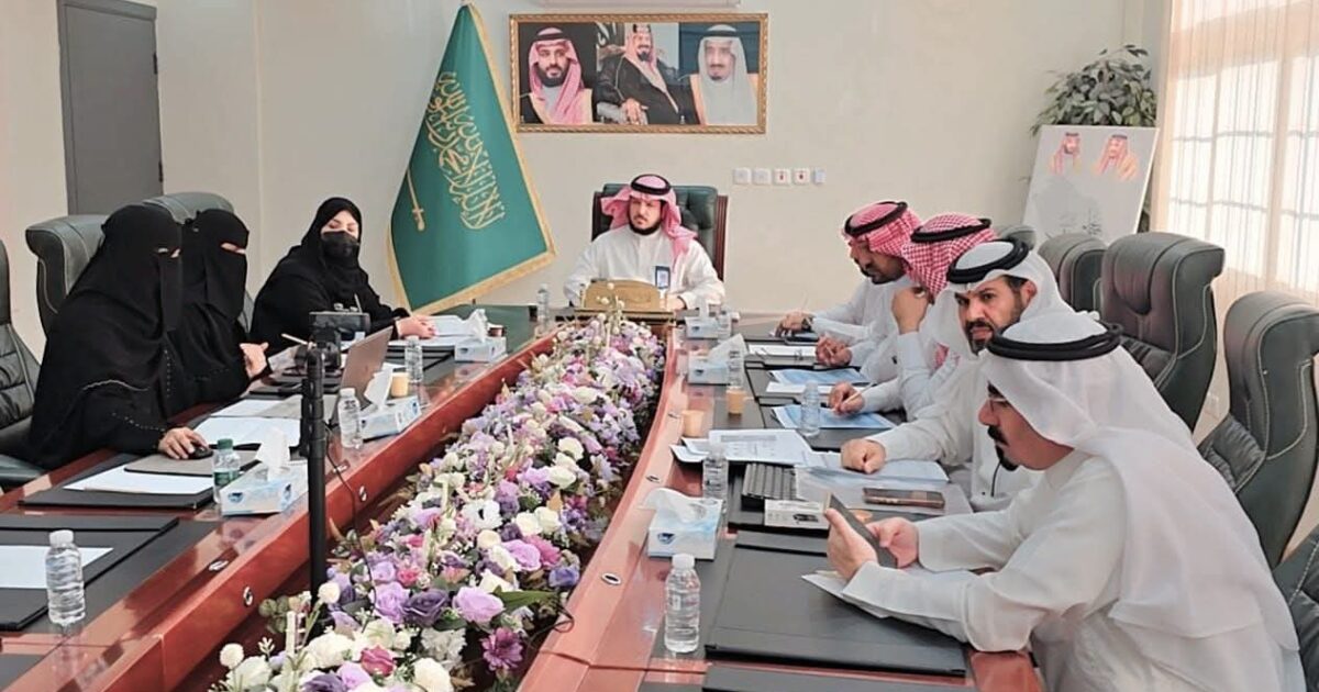 تعليم الطائف يناقش أداء المدارس في ضوء المؤشرات الوزارية وينفذ زيارة افتراضية