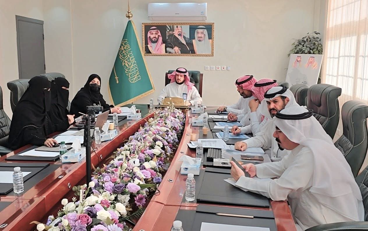 تعليم الطائف يناقش أداء المدارس في ضوء المؤشرات الوزارية وينفذ زيارة افتراضية