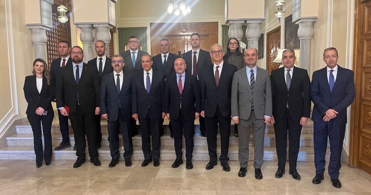 وزير الخارجية يشارك في جلسة نقاشية بمركز الأبحاث التركي SETA