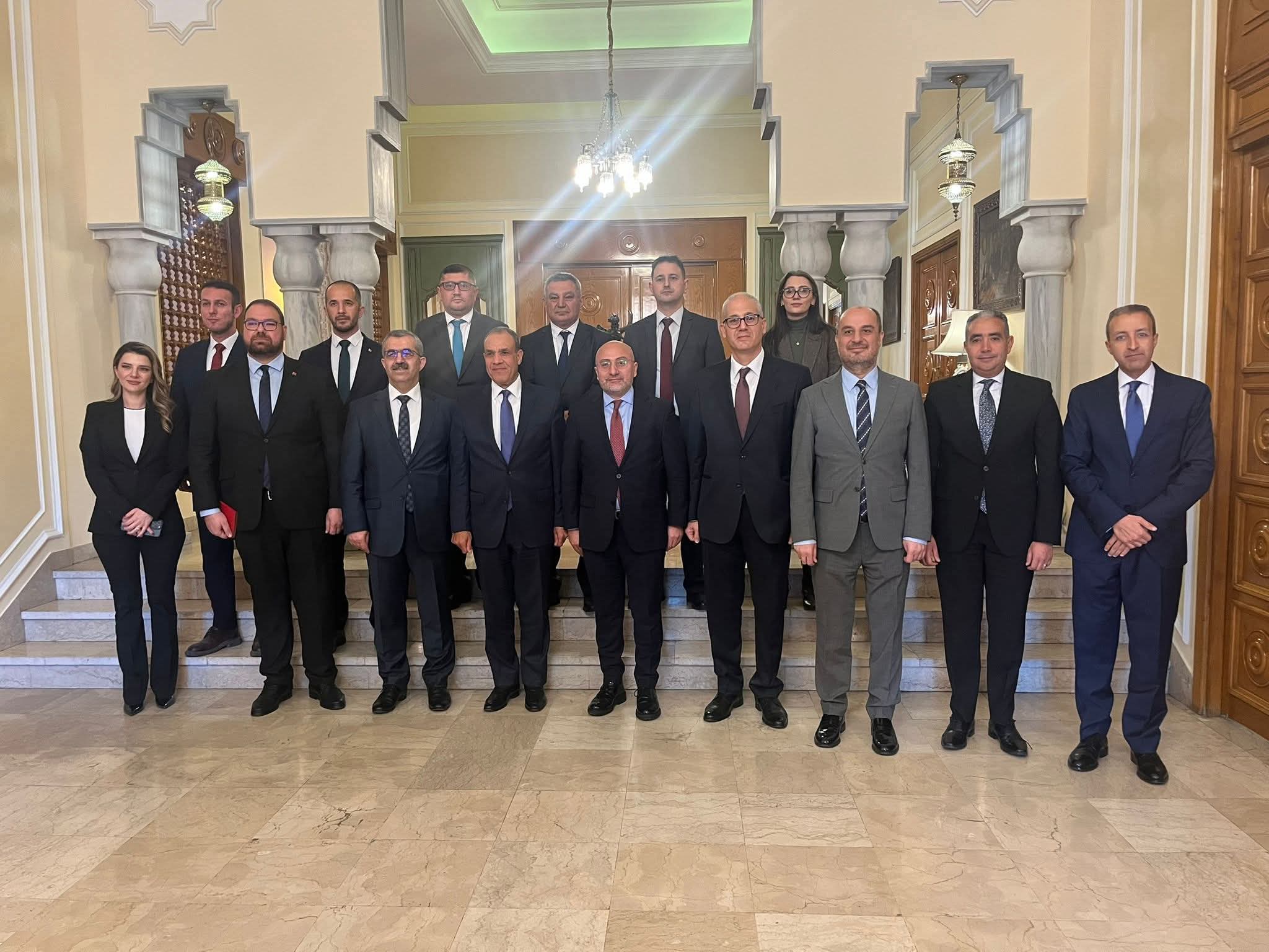 وزير الخارجية يشارك في جلسة نقاشية بمركز الأبحاث التركي SETA 