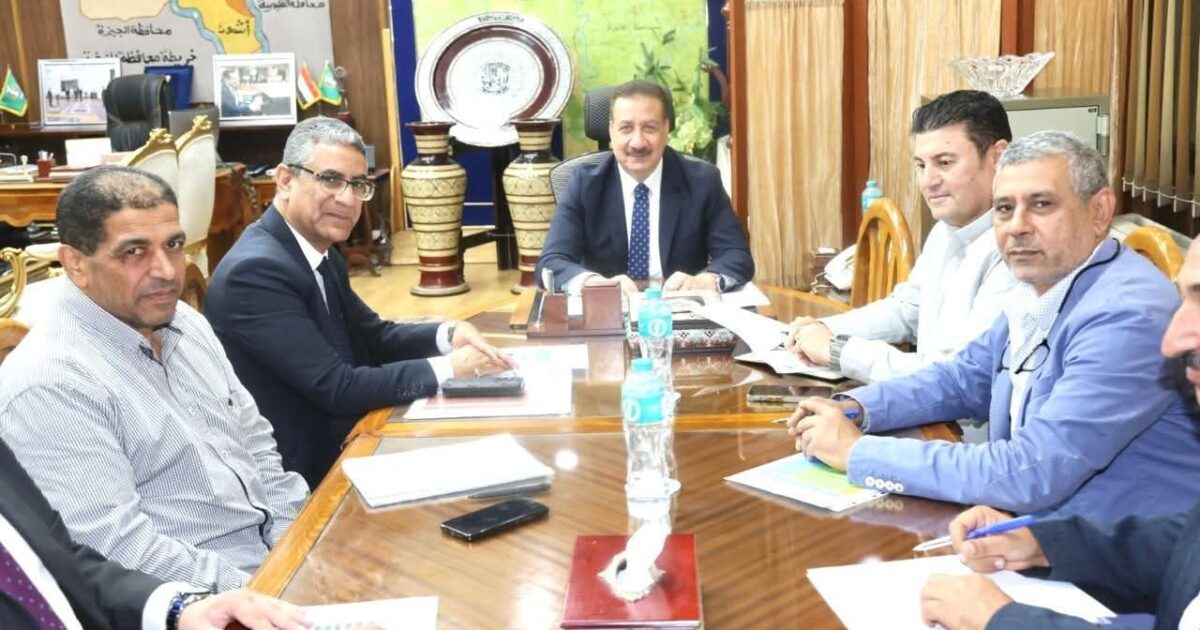 محافظ المنوفية يبحث موقف تسليم مشروعات الصرف الصحي بقرى أشمون و الشهداء ضمن مبادرة "حياة كريمة"