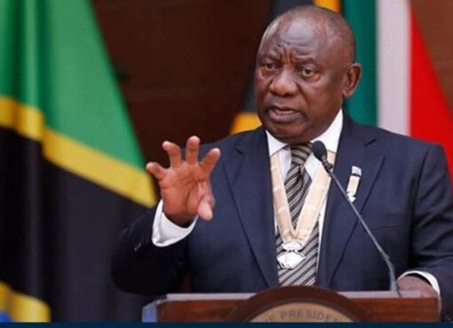 رئيس جنوب أفريقيا يعلن استقبال مئات القادمين من غزة بدون وثائق ويؤكد أن القرار إنسانى بحت