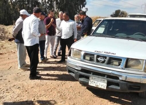 محافظ أسيوط يتابع أعمال توسعة طريق الضغط العالي بديروط بطول 12 كم استعدادًا لبدء الرصف