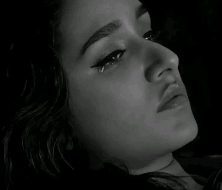 حين أسدل القلب ستارته الأخيرة وتركني في العتمة وحدي