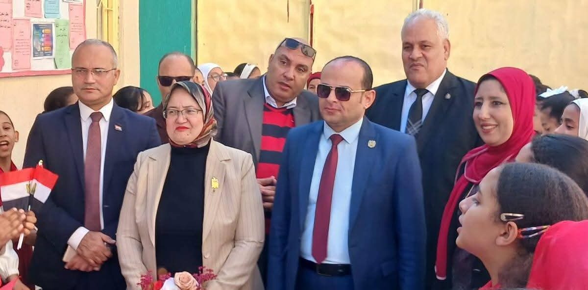 رئيس الإدارة المركزية للتعليم العام فى جولة تفقدية بمدارس إدارة بندر دمنهور التعليمية