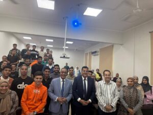 رئيس الجامعة التكنولوجية والكابتن توني عثمان يدعوان لترسيخ قيم الروح الرياضية بين الشباب