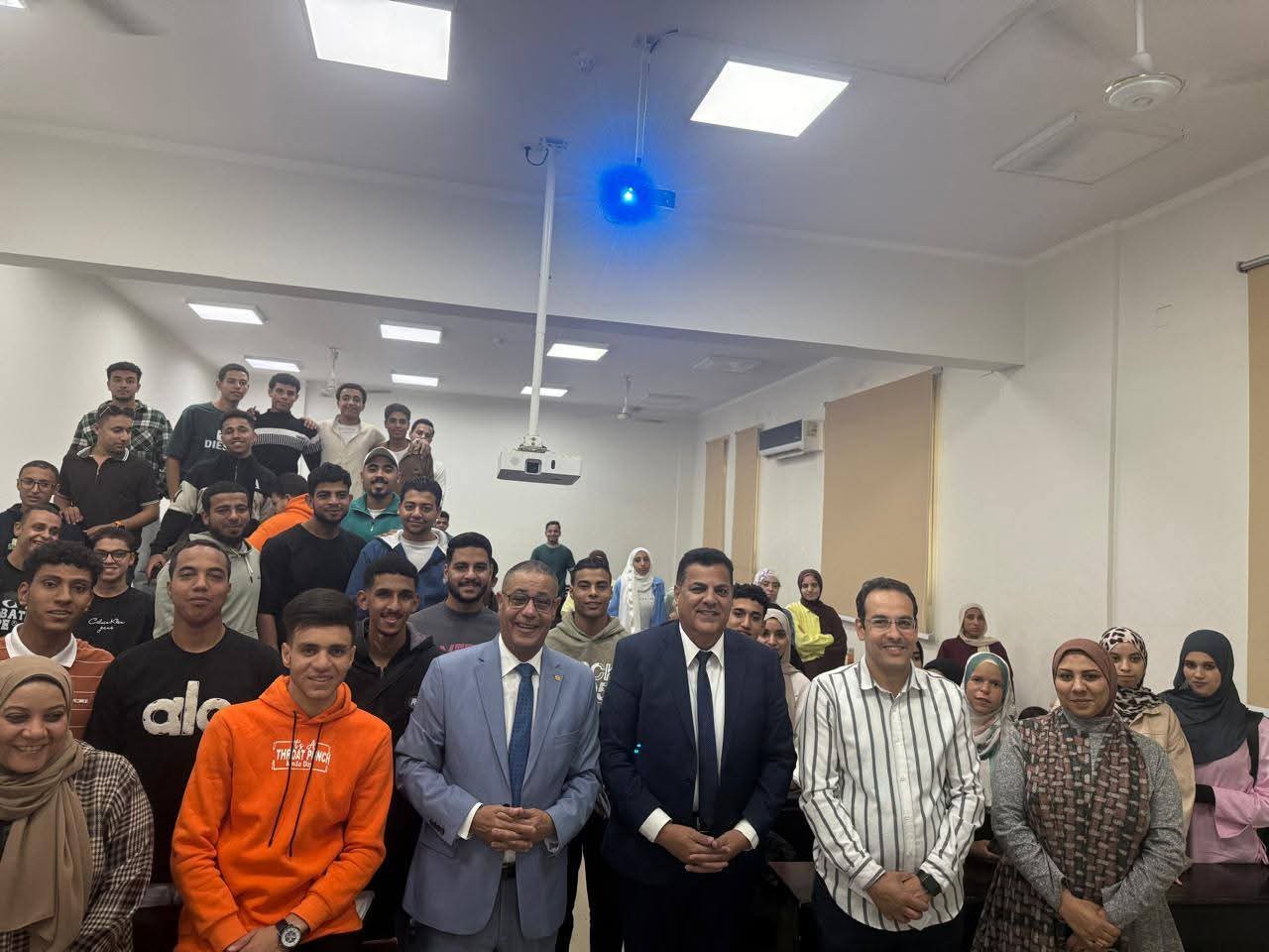 رئيس الجامعة التكنولوجية والكابتن توني عثمان يدعوان لترسيخ قيم الروح الرياضية بين الشباب