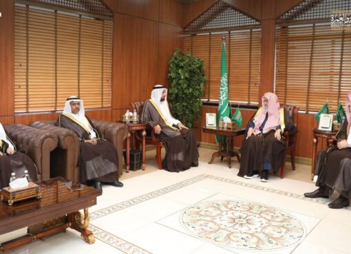 مفتي المملكة يستقبل الربيعة ومرافقيه