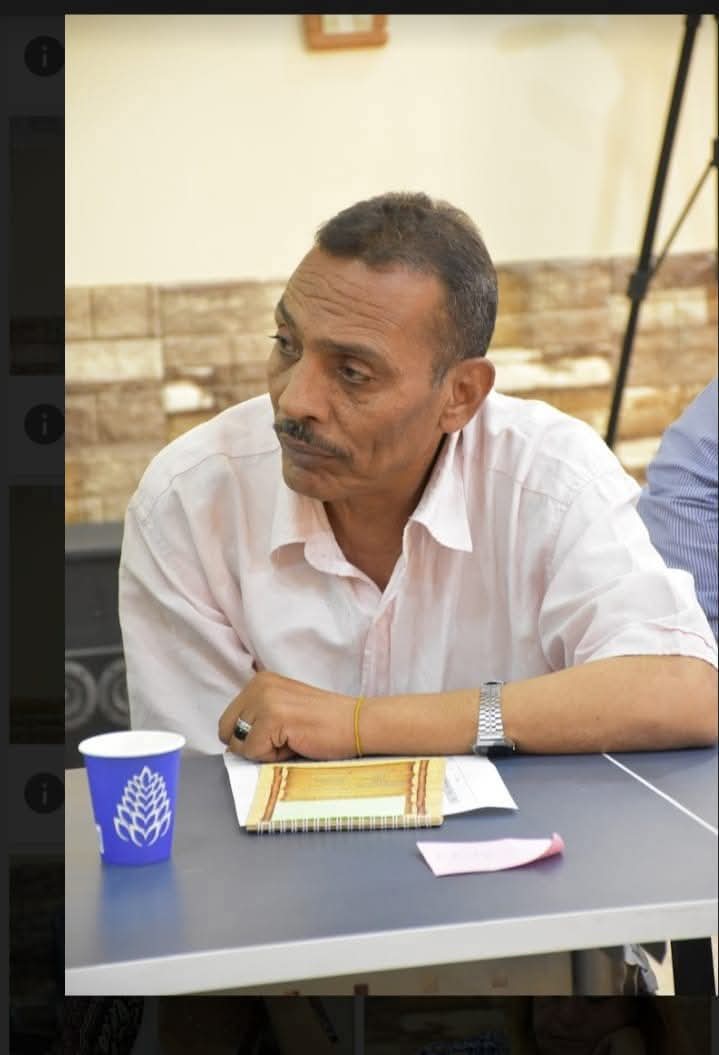 متابعه /بركات الضمراني أعلن فريق عمل حمايه لحقوق الإنسان بقنا عن ترحيبه لإعلان فخامه الرئيس وتوجيهاته بإعاده الانتخابات في دوائر قنا واكد بركات الضمراني مدير حمايه لحقوق الإنسان إن إعلان فخامه الرئيس وتوجيهاته أكدت بما لا يدع مجالا للشك أن فخامه الرئيس ليس بمعزل عن هموم المصريين وأنه الأقرب إليهم وأنه أعلن ووجه بلسان حالهم كما طالب بركات الضمراني جموع المصريين بالإستماع لكلمات فخامه الرئيس التي تعد تصحيحا لمسار خاطئ وتوجيهاته للمصريين بعدم الانصياع وراء المضللين الذين يتاجروا بالأصوات ومحاربته المال السياسي والتي أكد فيها فخامته عن معايير الاختيار  وقد عبر الضمراني أن كلمات الرئيس أثلجت صدور المصريين واكدت أن القياده السياسيه تضع هموم المصريين اولويه وتعمل لمافيه الخير للبلاد بعيداعن اي تيارات اومسميات سياسيه وحزبيه فقد أثبت فخامته أنه رئيس لكل المصريين وان البسطاء وارائهم اولويه