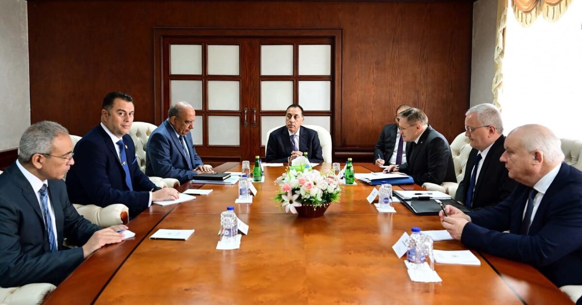 رئيس الوزراء يلتقي المدير العام للمؤسسة الحكومية الروسية للطاقة النووية روساتوم