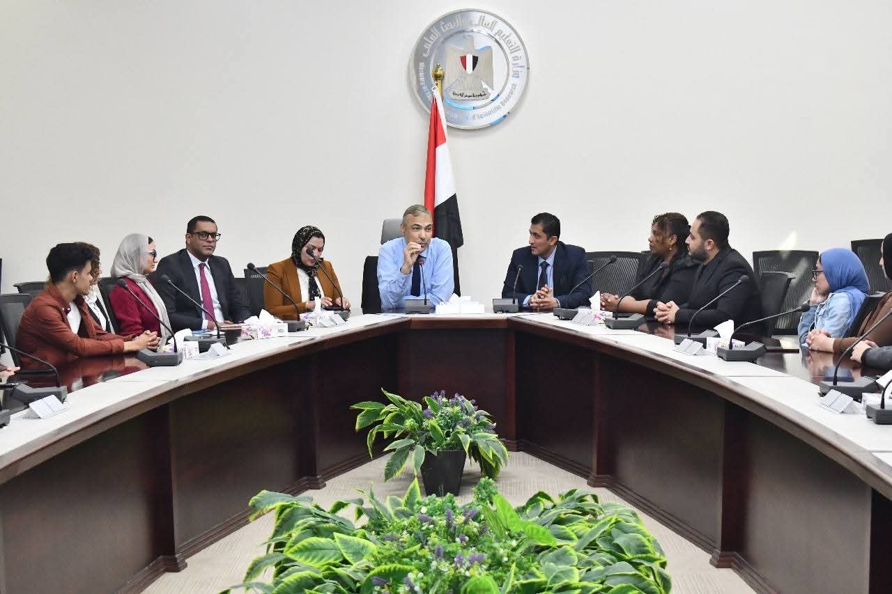 نائب وزير التعليم العالي يلتقي فرق برنامج GEN Z المؤهلة لمرحلة التأسيس والاستثمار