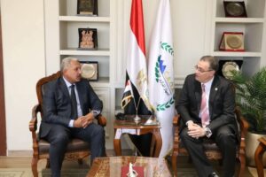 رئيس الجهاز المركزى للتنظيم والإدارة يستقبل المدير التنفيذى للمركز القومى لإدارة المجال الجوى