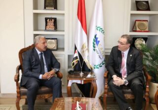 رئيس الجهاز المركزى للتنظيم والإدارة يستقبل المدير التنفيذى للمركز القومى لإدارة المجال الجوى