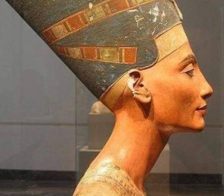 المَلِكَة نِفْرتِيتِي 