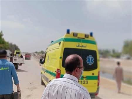 وفاة مواطن إثر اصطدام دراجته النارية بشجرة على طريق بحيرة قارون بالفيوم