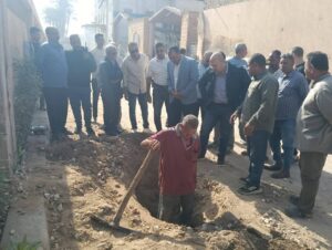 جولة ميدانية لنائب محافظ الجيزة لمتابعة مشروعات الرصف بمدينة الحوامدية