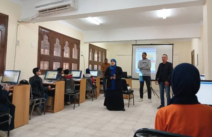 الوكيل الثقافي للمنطقة تتابع ثاني أيام الملتقى الفكري بمنطقة السويس الأزهرية