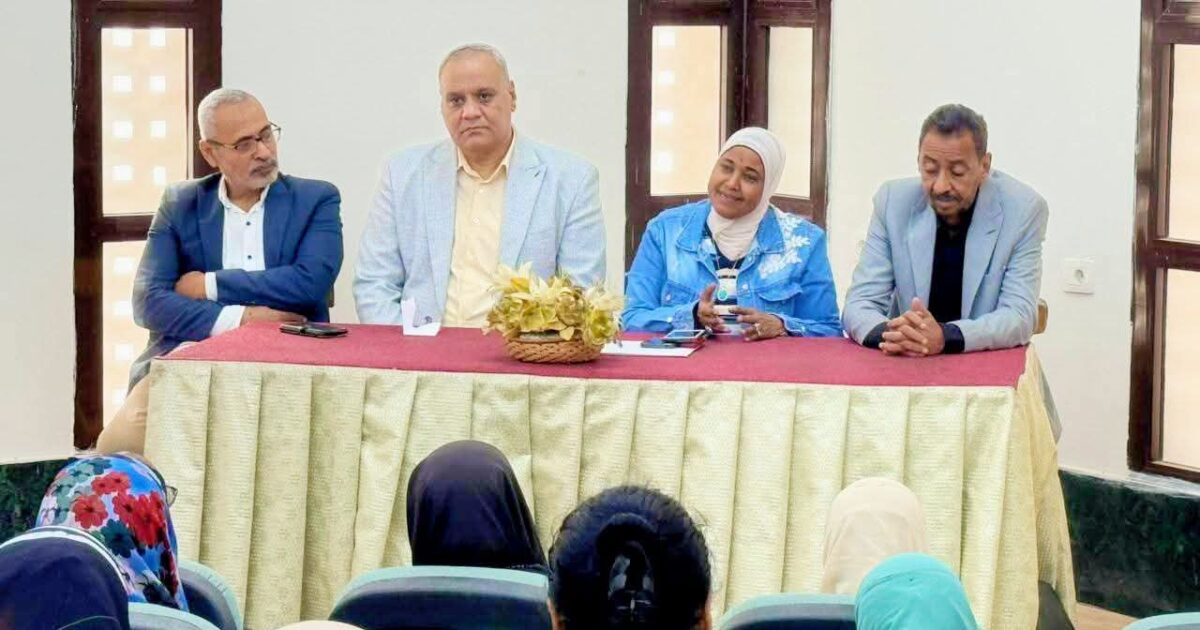 تعليم البحر الأحمر يحتفى الاخصائيين الاجتماعيين لدورهم فى نجاح تكريم أوائل الطلاب