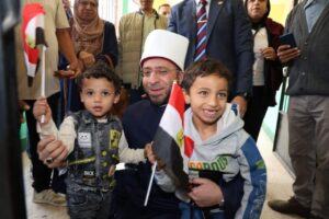 وزير الأوقاف يدعو المصريين للمشاركة الإيجابية خلال الإدلاء بصوته فى انتخابات مجلس النواب