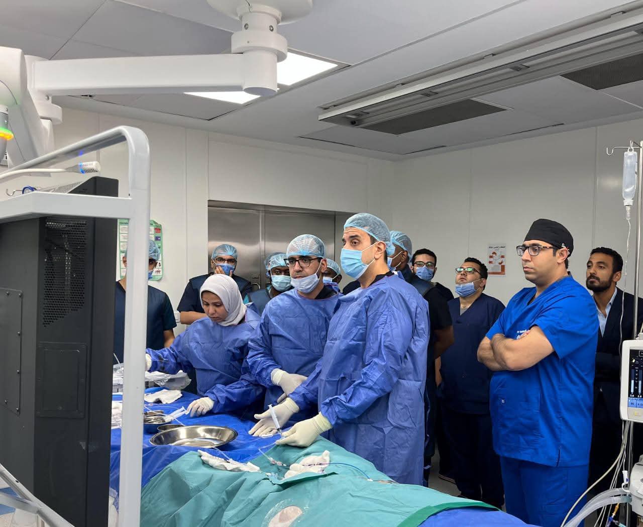 البسيوني يقود عين شمس لأول اعتماد أميركي لوحدة القسطرة المخية خارج الولايات المتحدة