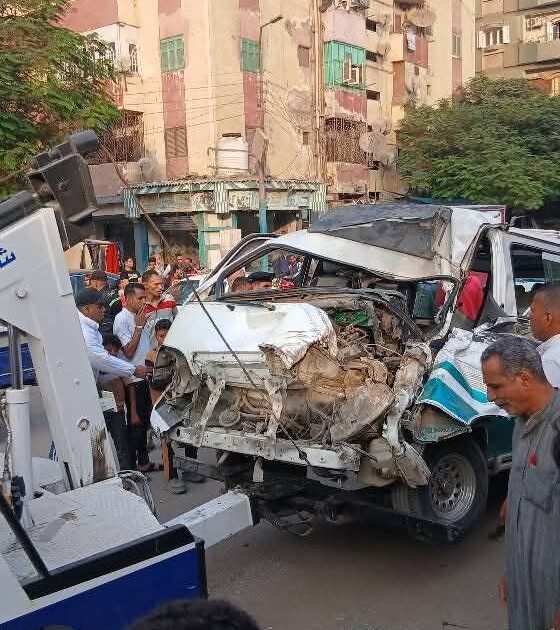 إصابة سائق وطفلة في تصادم ميكروباص وسيارة نقل بمنطقة الشيخ حسن بالفيوم