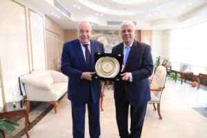 وزير التعليم العالي يستقبل الممثل الخاص للرئيس الروسي لبحث تعزيز التعاون الأكاديمي والعلمي بين مصر وروسيا