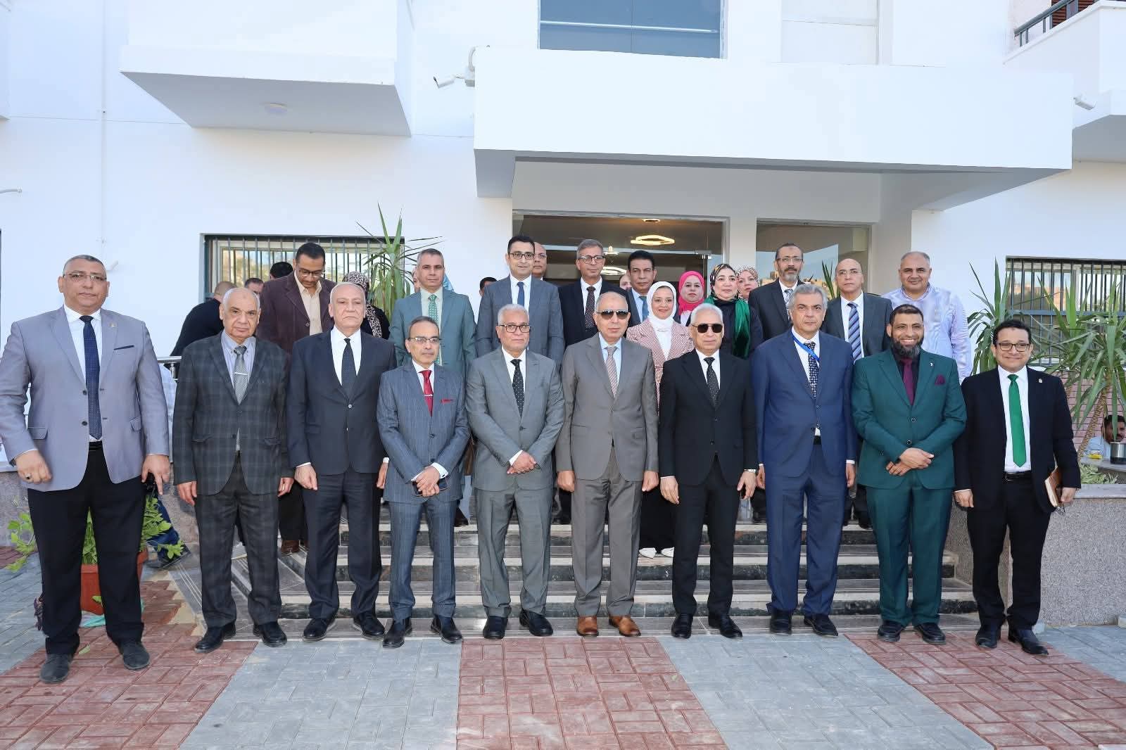 بحضور محافظ المنيا ورئيس الجامعة: مجلس جامعة المنيا يتفقد الإسكان الفندقي بعد تطويره الشامل