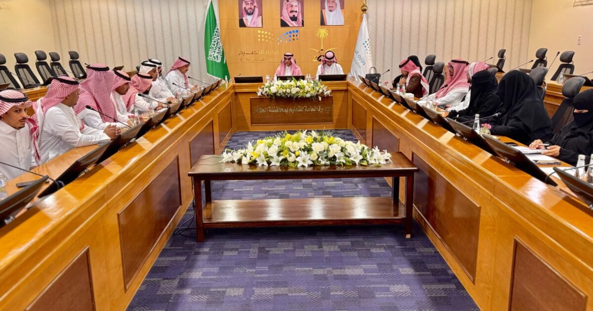 تعليم الطائف ينظّم ورشةعمل “التقييم التتبعي للنموذج الإشرافي في ضوء تمكين المدرسة”