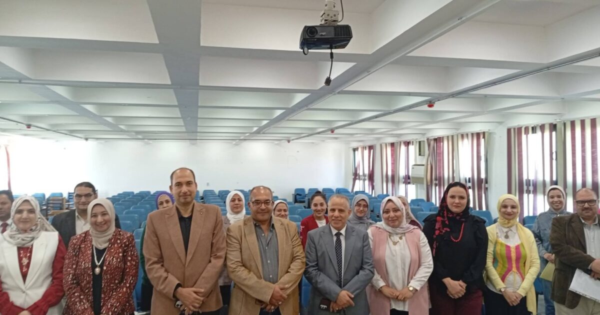 البرامج الاكاديميةوكيفية كتابة توصيف المقرر بأروقة كلية التربية جامعة دمنهور 