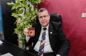 الطمع وأصحاب الذهب الثلاثة