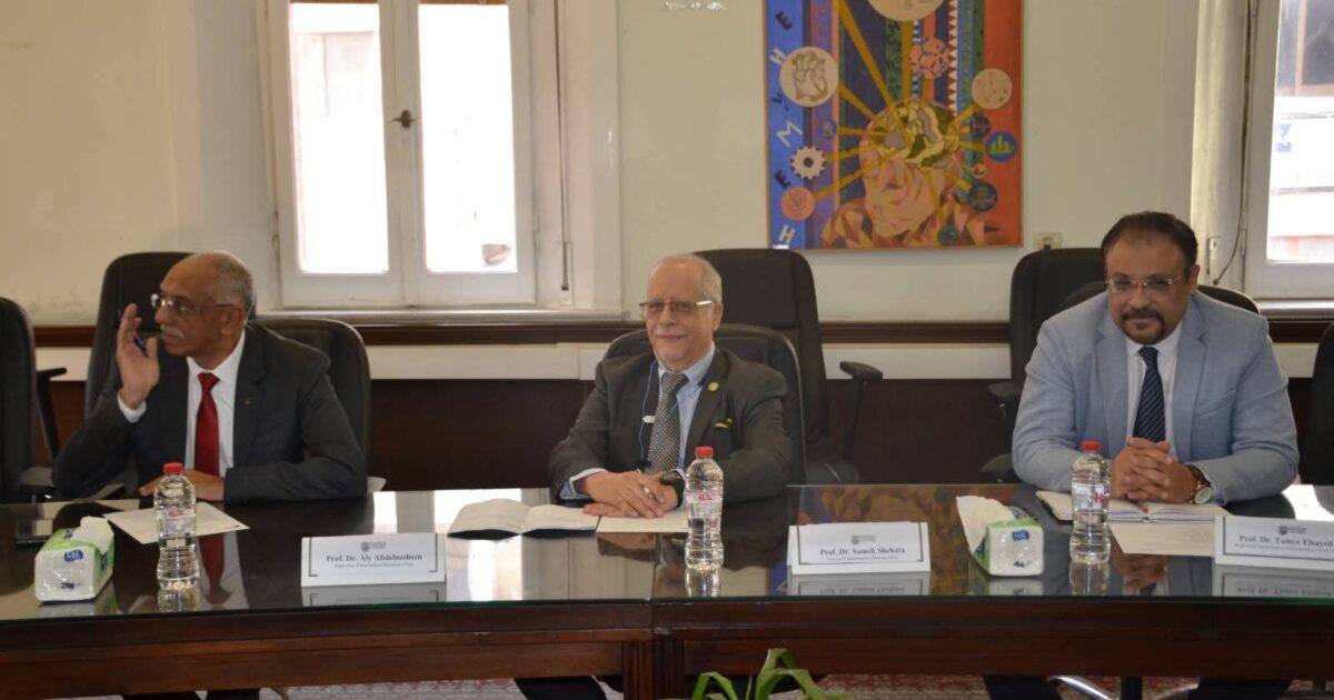 نائب رئيس جامعة الإسكندرية يستقبل عميد كلية العلوم بجامعة ووترلو الكندية لتعزيز التعاون الأكاديمي والبحثي المشترك