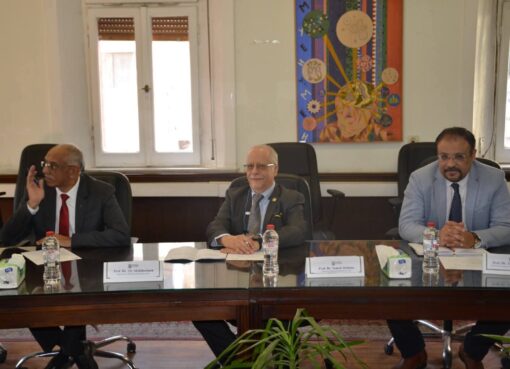 نائب رئيس جامعة الإسكندرية يستقبل عميد كلية العلوم بجامعة ووترلو الكندية لتعزيز التعاون الأكاديمي والبحثي المشترك