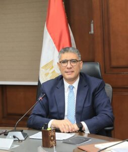 محافظ الجيزة: تفتيش عمالي على منشآت بالمحافظة وتوفير ٢٤٬٦٩٦ فرصة عمل خلال الفترة الماضية