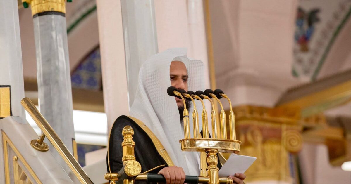 الشيخ الدكتور خالد المهنا يؤم المصلين لصلاة الجمعة بالمسجد النبوي