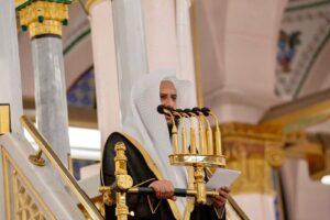 الشيخ الدكتور خالد المهنا يؤم المصلين لصلاة الجمعة بالمسجد النبوي