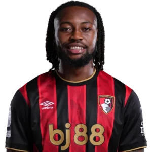 صراع ثلاثى لضم سيمينيو