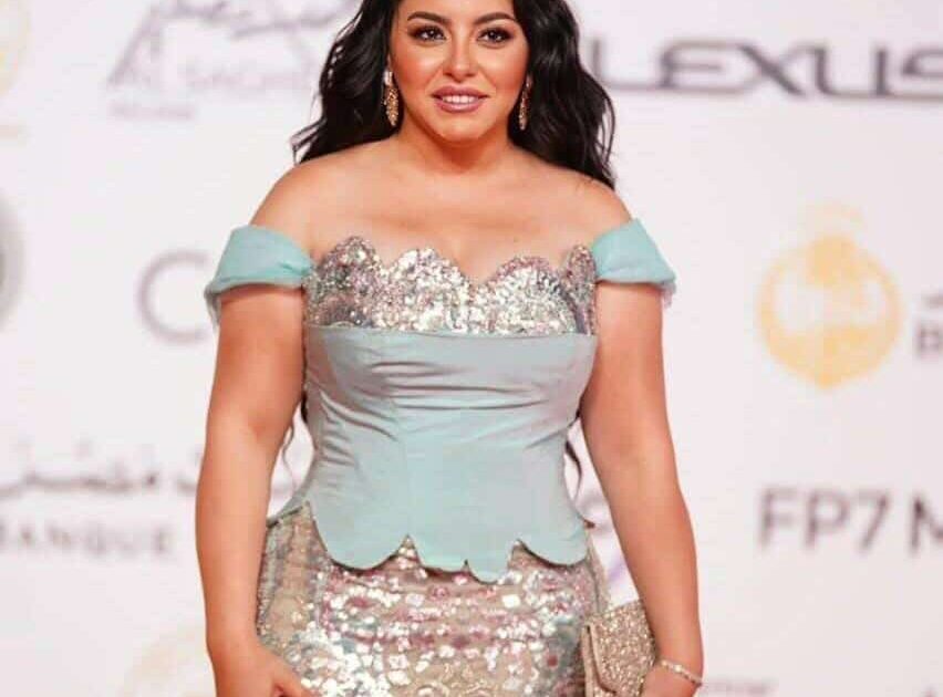 الهام عبد البديع تتألق على السجادة الحمراء بعد غياب طويل بمهرجان القاهرة السينمائي الـ46