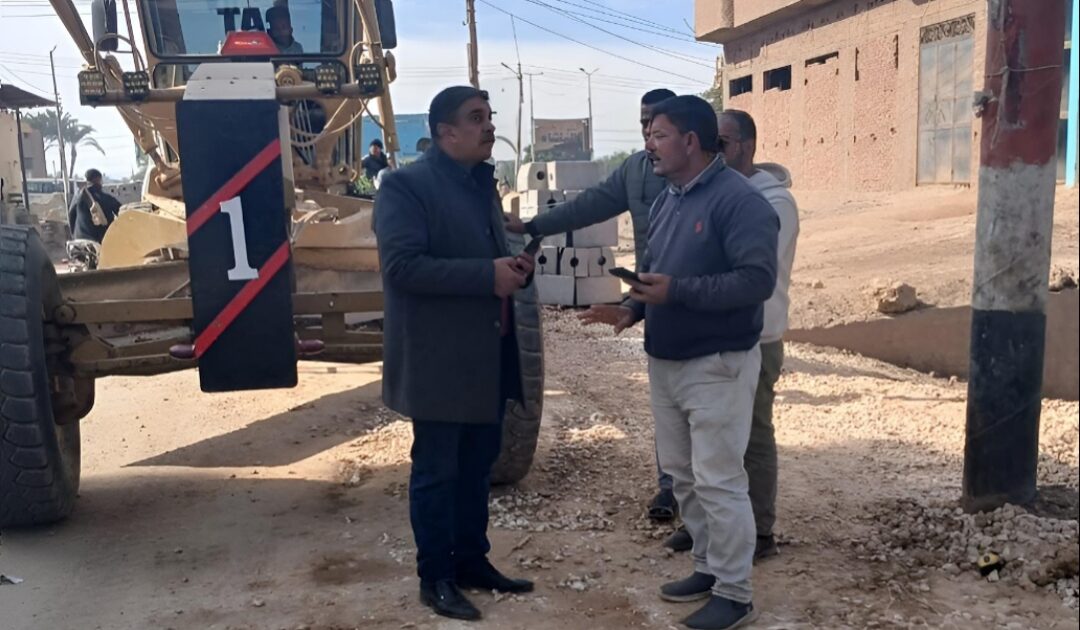 الصمطي يسابق الزمن.. طفرة كبرى برصف شريان المنشاة بطول 6 كم