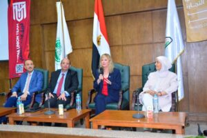 لأول مرة بتجارة عين شمس.. رئيسة الجمعية الأمريكية للمحاسبة تقدم رؤية شاملة لمستقبل مهنة المحاسبة