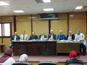مدير تعليم بالبحيرة يتراس لجنة اختيار المرشحين لمسابقة «المدير الفعّال قائد التغيير