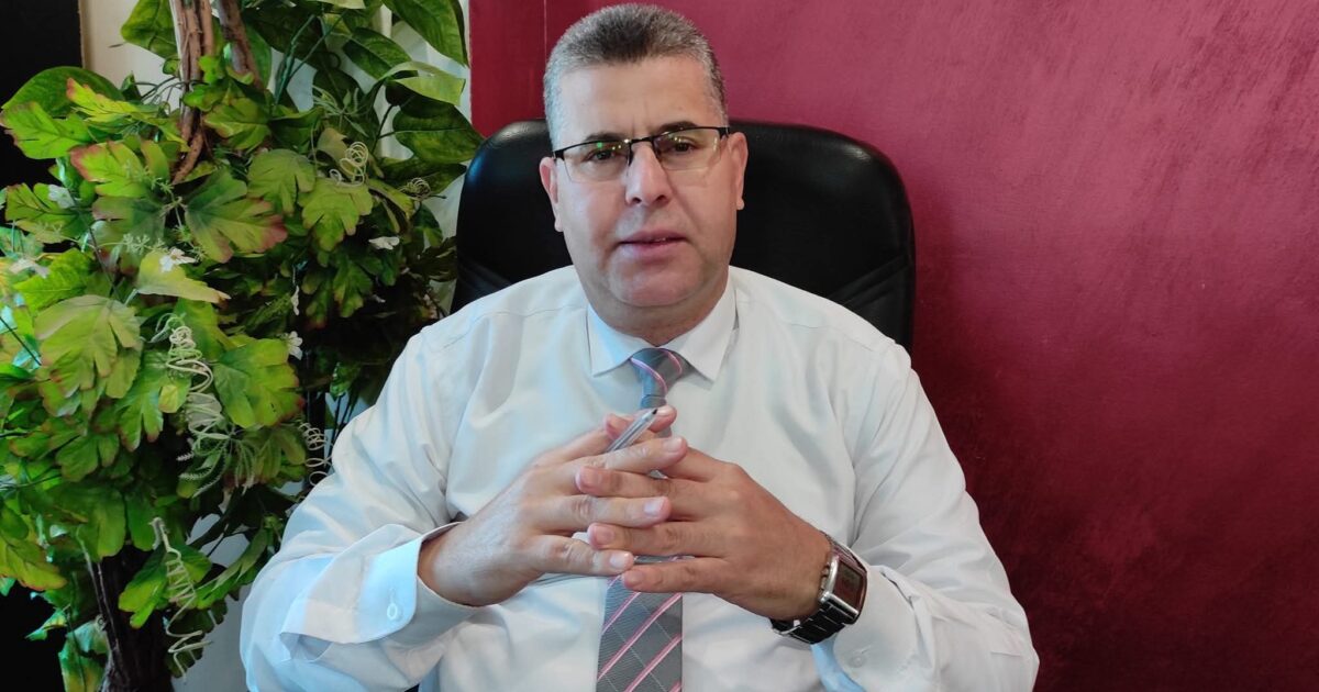 ضياع الأدب بين الصغير والكبير