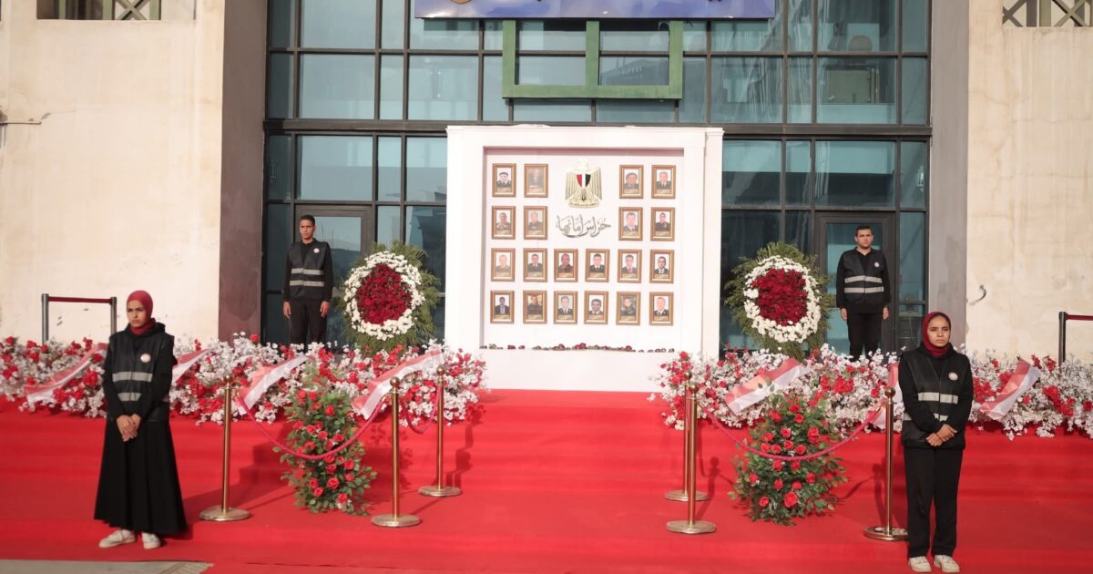 طلاب من أجل مصر تحتفي بمرور عشر سنوات على تدشين الأسرة بجامعة دمنهور .. وتكرم شهداء الوطن