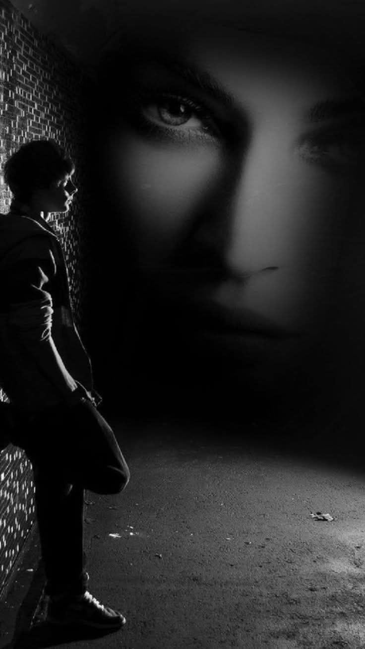 حين يشيخ العالم داخل عيون شاب صغير