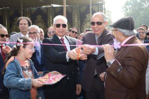 بالصور رئيس جامعة المنيا ومحافظ الإقليم يفتتحان معرض زهور الخريف الثامن بمشتل كلية الزراعة 