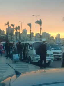 تزايد ظاهرة المواقف العشوائية والبلطجة في خطوط الميكروباص ب العوايد والساعة وأبو سليمان ، عبء يومي على مواطني الإسكندرية