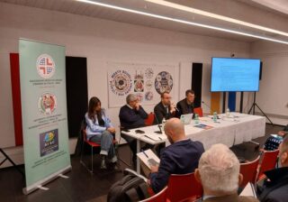 عودة يكشف ارقام مقلقة عن الرعاية الصحية بإيطاليا خلال مؤتمر AMSI