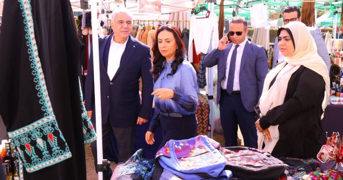 وزيرة التضامن الاجتماعي تفتتح معرض " جزيرة الخير" بنادي الجزيرة الرياضي